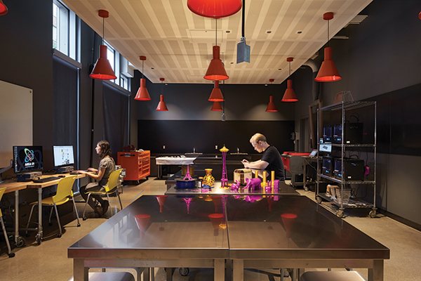 Students using Area01 Dabble Lab