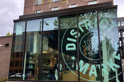 District Market, Oak