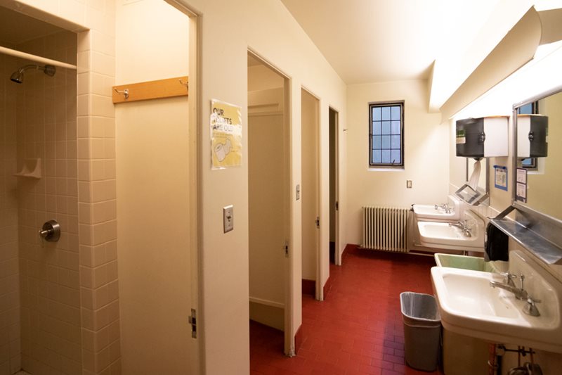 Shared bathroom in Hansee Hall