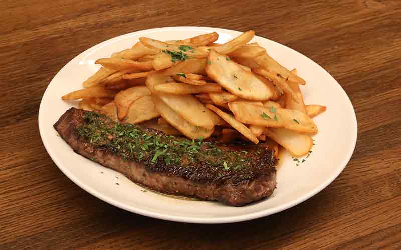 Steak at Cultivate, a meal that Seakhawk Montorie Foster Jr. would love.